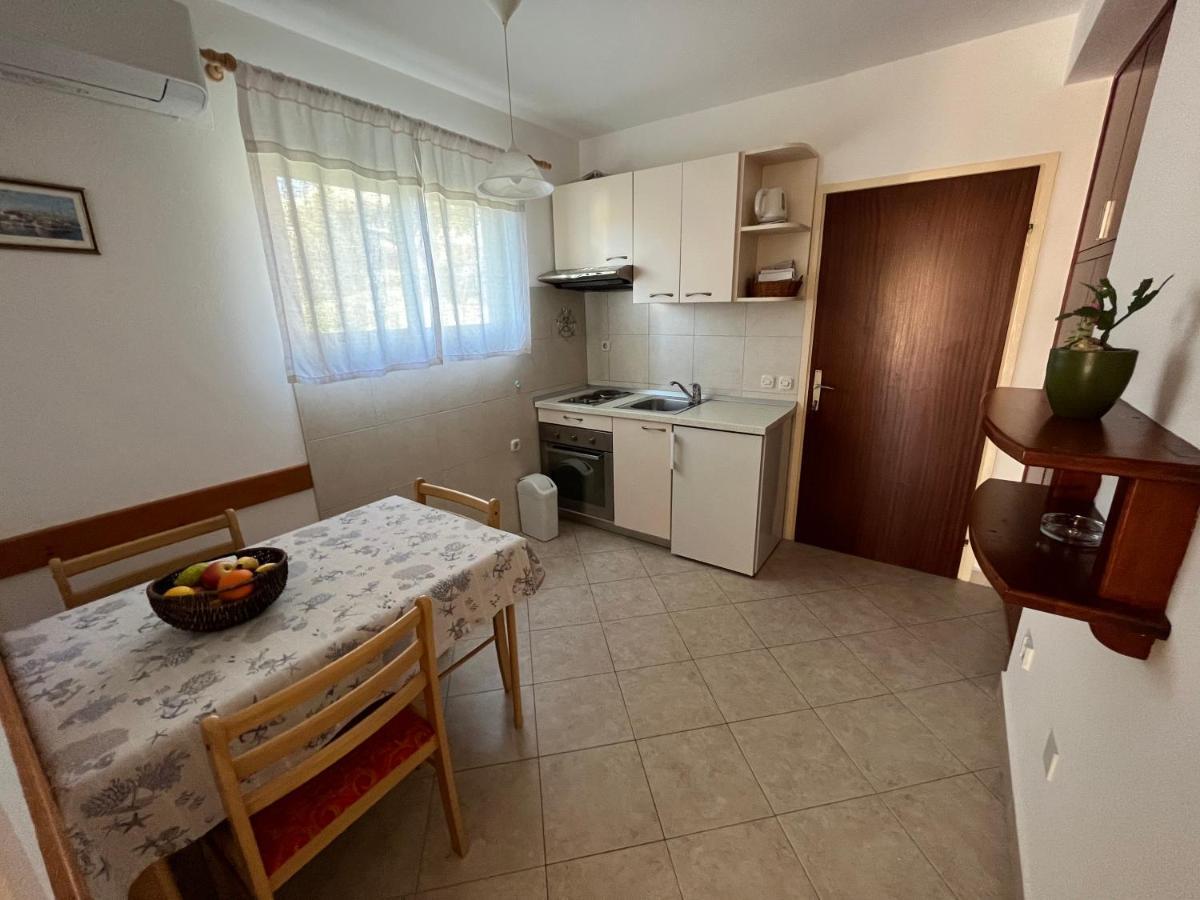 Apartments Suda Lumbarda Exterior photo