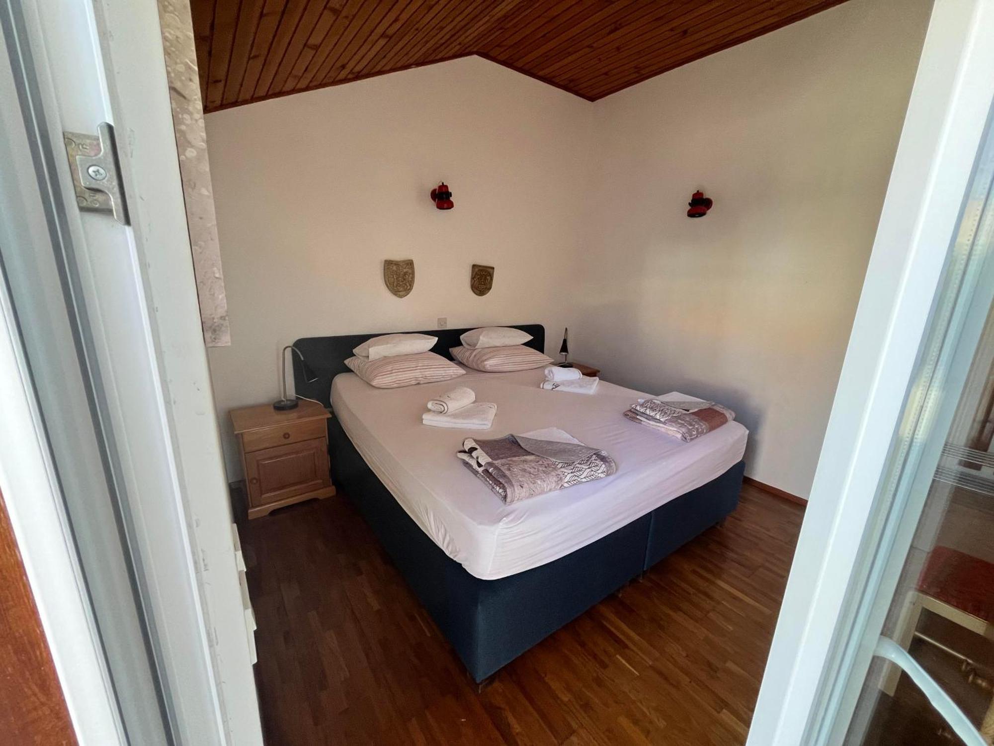 Apartments Suda Lumbarda Exterior photo